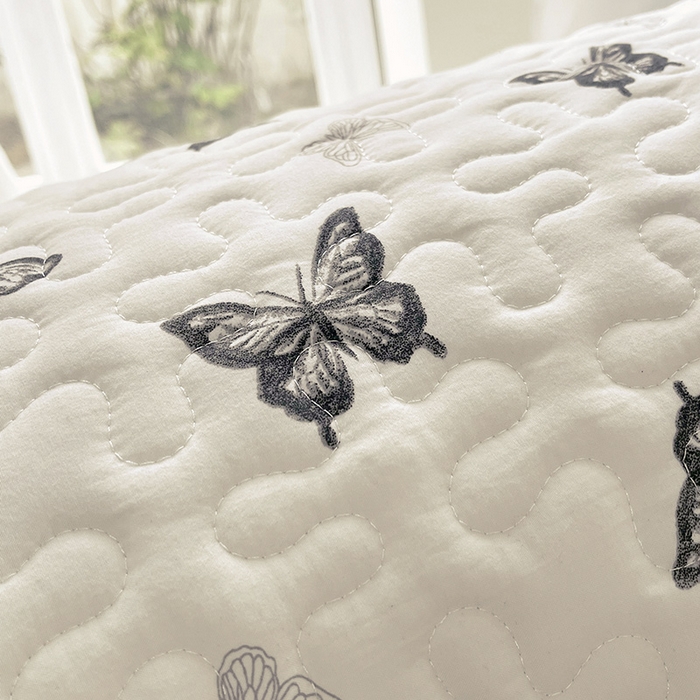 91家纺网 家纺一手货源 找家纺 雨彤家纺2025新款赫本风水洗棉花边夹棉枕套双人款 蝴蝶