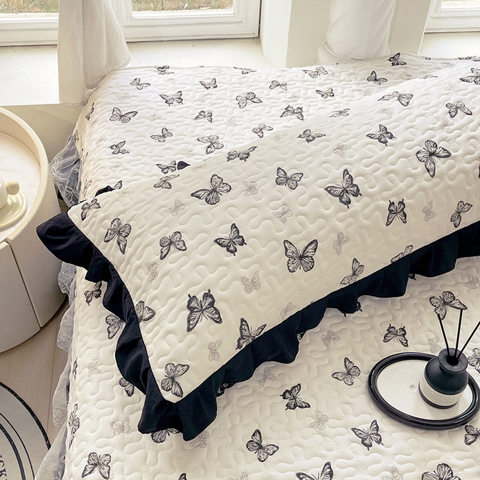 91家纺网 家纺一手货源 找家纺 雨彤家纺2025新款赫本风水洗棉花边夹棉枕套双人款 蝴蝶