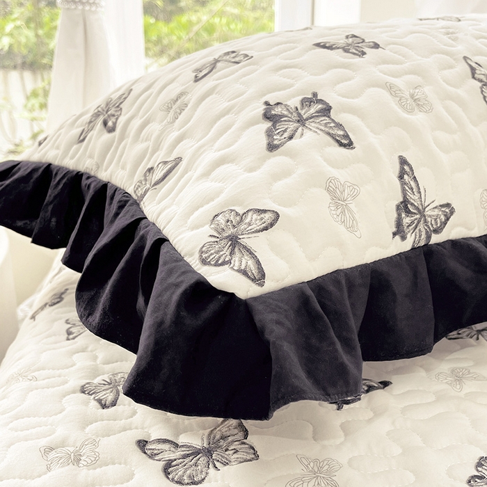 91家纺网 家纺一手货源 找家纺 雨彤家纺2025新款赫本风水洗棉花边夹棉枕套双人款 蝴蝶