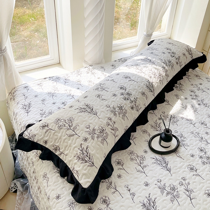 91家纺网 家纺一手货源 找家纺 雨彤家纺2025新款赫本风水洗棉花边夹棉枕套双人款 爱枝蔓