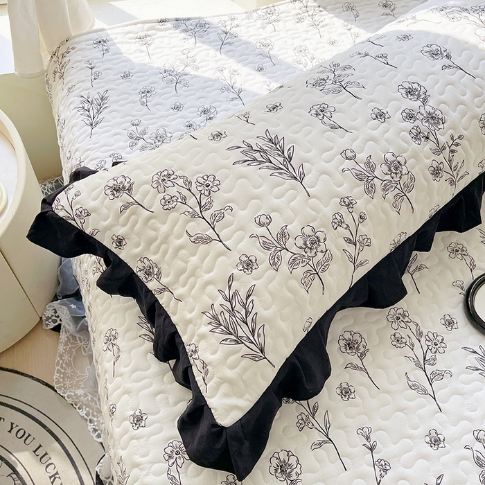 91家纺网 家纺一手货源 找家纺 雨彤家纺2025新款赫本风水洗棉花边夹棉枕套双人款 爱枝蔓