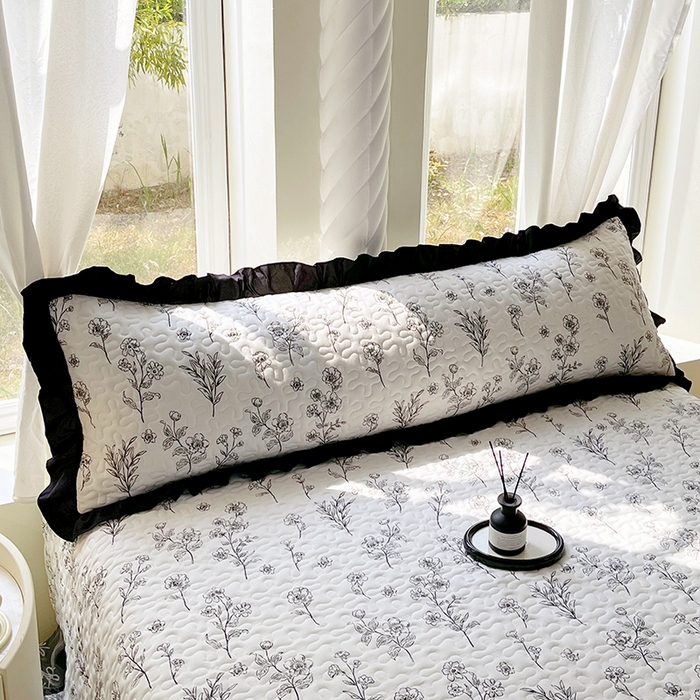 91家纺网 家纺一手货源 找家纺 雨彤家纺2025新款赫本风水洗棉花边夹棉枕套双人款 爱枝蔓