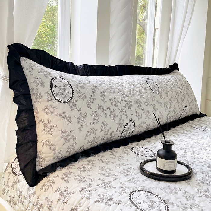 91家纺网 家纺一手货源 找家纺 雨彤家纺2025新款赫本风水洗棉花边夹棉枕套双人款 澜音花香