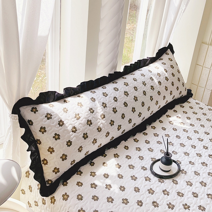 91家纺网 家纺一手货源 找家纺 雨彤家纺2025新款赫本风水洗棉花边夹棉枕套双人款 栗南微