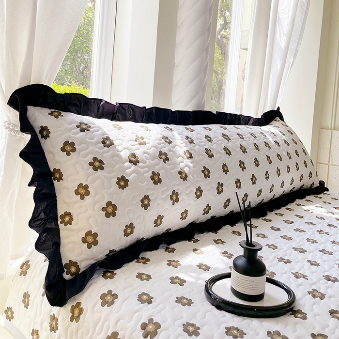 雨彤家纺2025新款赫本风水洗棉花边夹棉枕套双人款		 栗南微