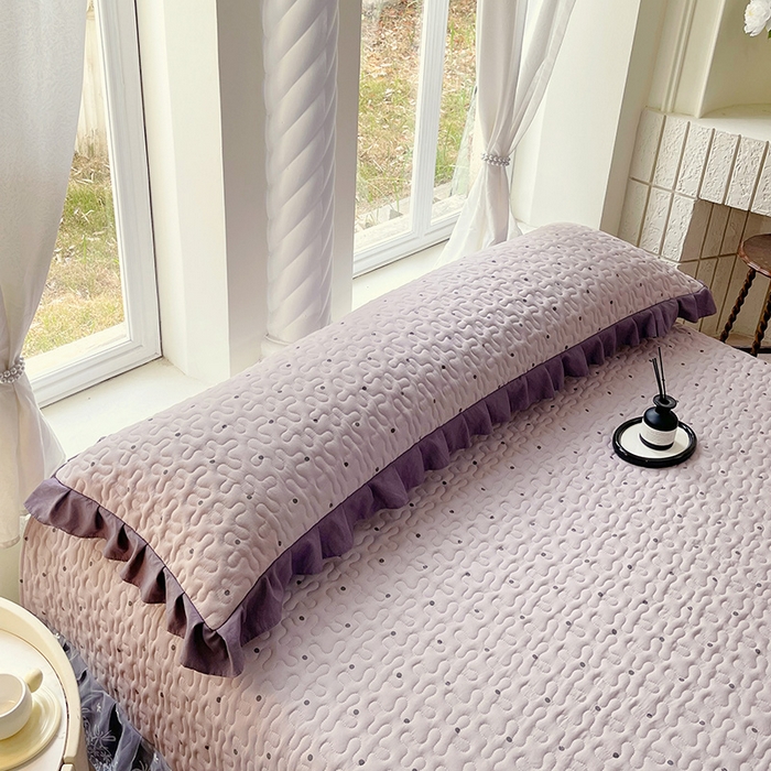 91家纺网 家纺一手货源 找家纺 雨彤家纺2025新款赫本风水洗棉花边夹棉枕套双人款 芋艿波波-紫