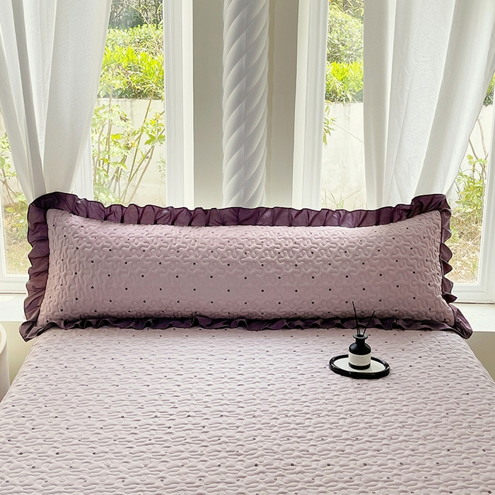 91家纺网 家纺一手货源 找家纺 雨彤家纺2025新款赫本风水洗棉花边夹棉枕套双人款 芋艿波波-紫