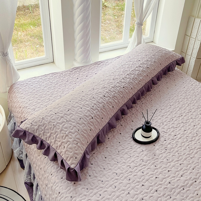 91家纺网 家纺一手货源 找家纺 雨彤家纺2025新款赫本风水洗棉花边夹棉枕套双人款 芋艿波波-紫