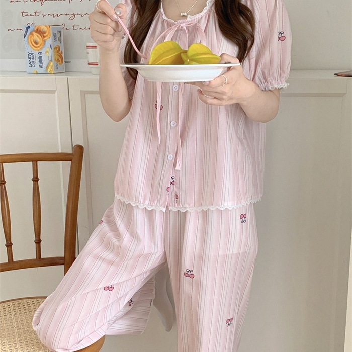 91家纺网 家纺一手货源 找家纺 （总）妍景2025新款韩系竖条小樱桃套装