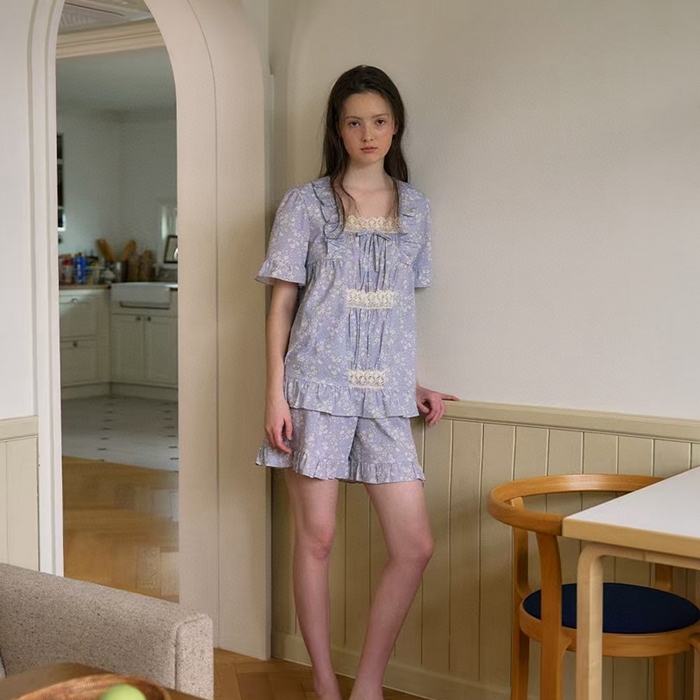 91家纺网 家纺一手货源 找家纺 （总）妍景2025新款25682-韩系方领碎花三杠