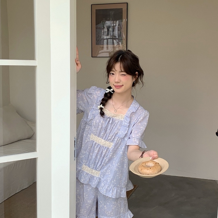 91家纺网 家纺一手货源 找家纺 （总）妍景2025新款25682-韩系方领碎花三杠