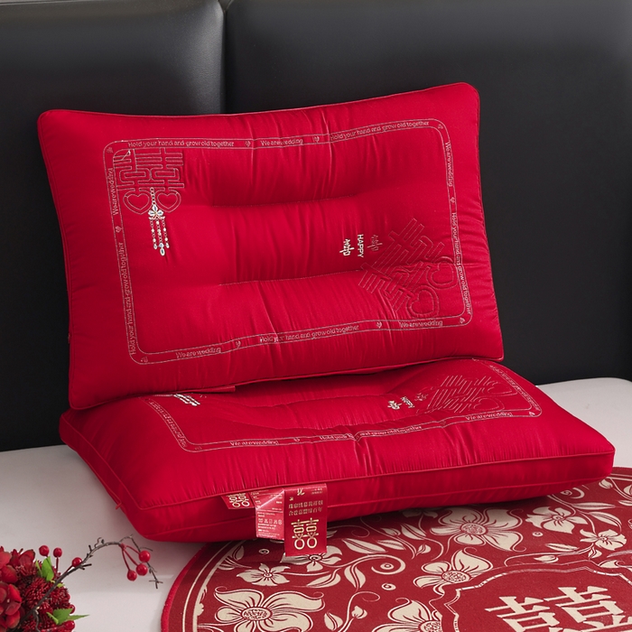 91家纺网 家纺一手货源 找家纺 大熊枕芯2025新款全棉贡缎 刺绣款婚庆枕芯 定型枕一只