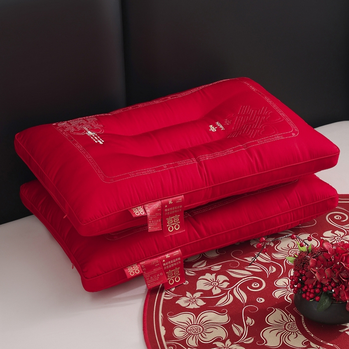 91家纺网 家纺一手货源 找家纺 大熊枕芯2025新款全棉贡缎 刺绣款婚庆枕芯 定型枕一对