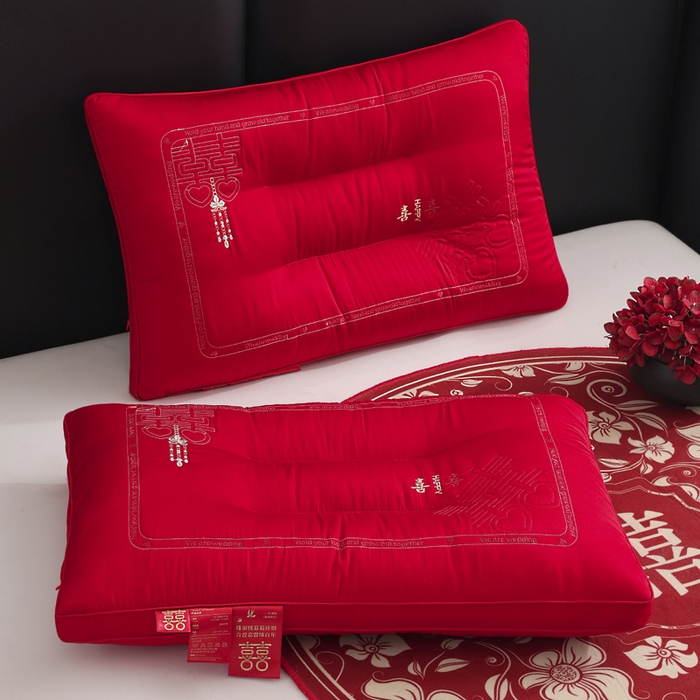 91家纺网 家纺一手货源 找家纺 （总）大熊枕芯2025新款全棉贡缎 刺绣款婚庆枕芯