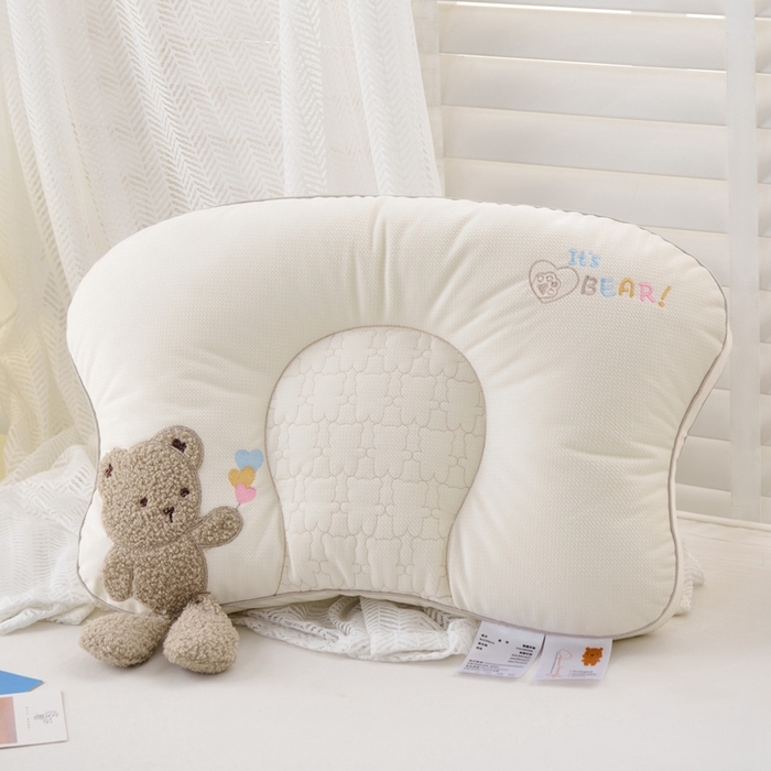 91家纺网 家纺一手货源 找家纺 大熊2025新款毛巾绣儿童护颈枕 多多熊棕色王子40*60学生枕 一对