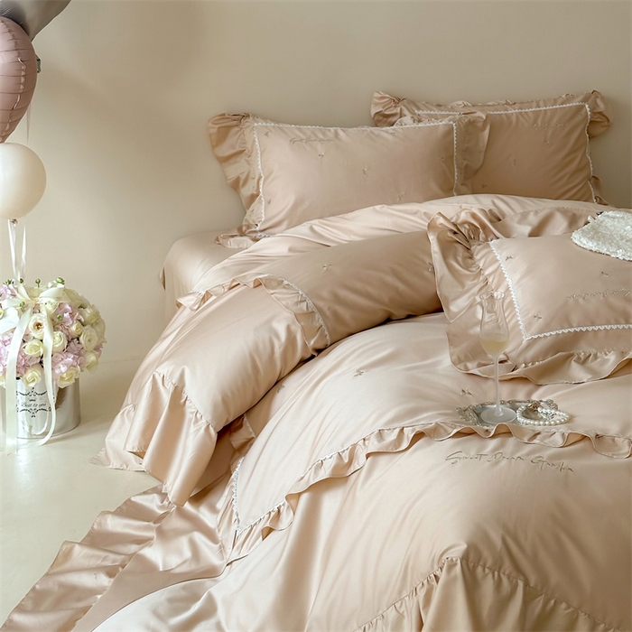 91家纺网 家纺一手货源 找家纺 宏羽纺家纺 2025新款100s全棉纯棉贡缎司马棉法式刺绣花边四件套 蝶梦-浅香槟