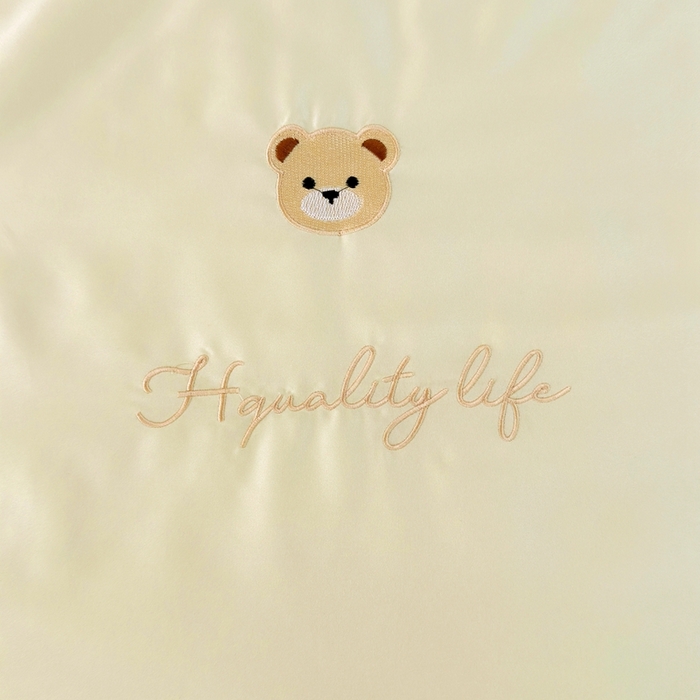 91家纺网 家纺一手货源 找家纺 益多眠 2025新款水洗真丝刺绣夏被夏凉被空调被四件套 小熊-奶黄绿