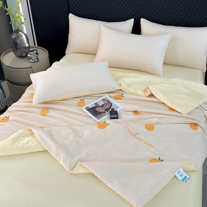 91家纺网 家纺一手货源 找家纺 益多眠 2025新款水洗真丝刺绣夏被夏凉被空调被四件套 橘子-奶白黄