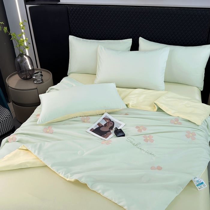 91家纺网 家纺一手货源 找家纺 益多眠 2025新款水洗真丝刺绣夏被夏凉被空调被四件套 幸运花瓣-水果奶黄