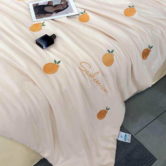 91家纺网 家纺一手货源 找家纺 益多眠 2025新款水洗真丝刺绣夏被夏凉被空调被四件套 橘子-奶白黄