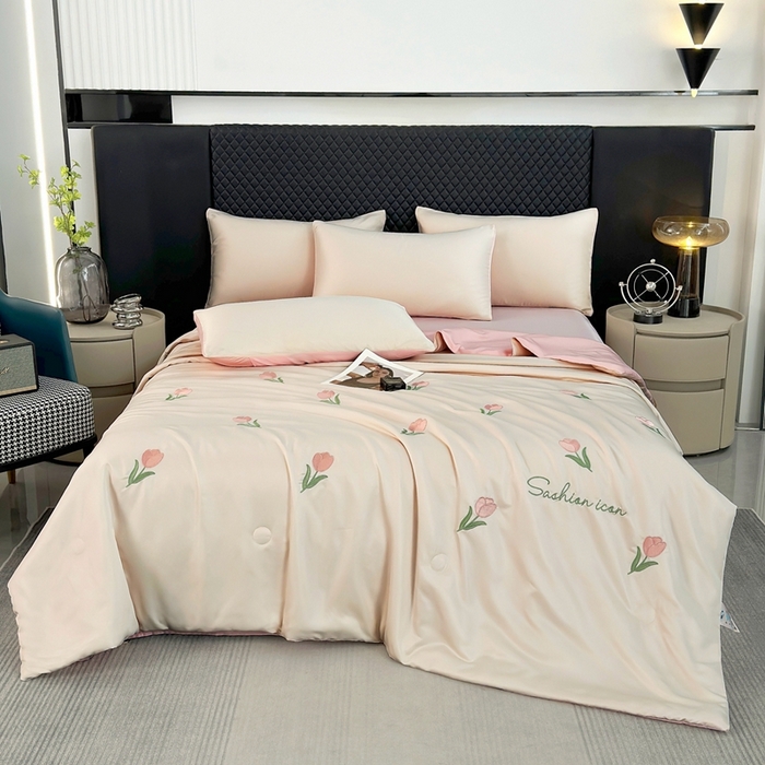 91家纺网 家纺一手货源 找家纺 益多眠 2025新款水洗真丝刺绣夏被夏凉被空调被四件套 郁金香-奶白粉