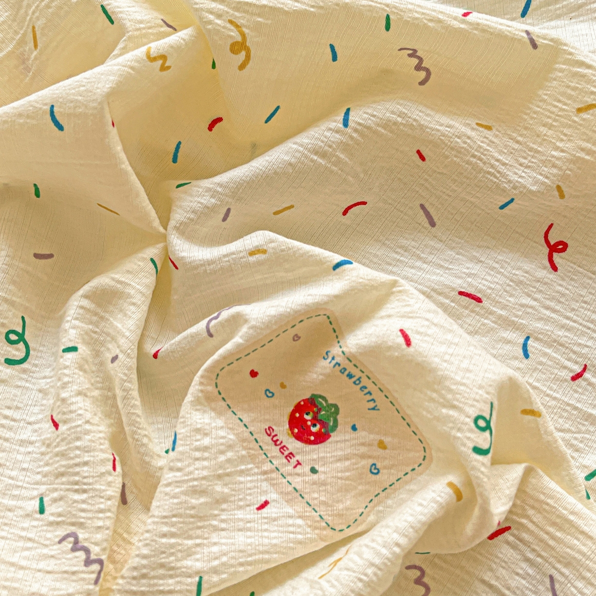 91家纺网 家纺一手货源 找家纺 初念 2025春夏新款云感纱印花单床单 草莓糖霜