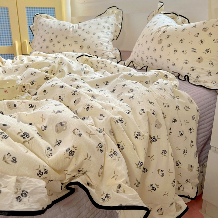 91家纺网 家纺一手货源 找家纺 美梦家纺 2025新款皱皱纱花边夏被床盖四件套 木棉小熊