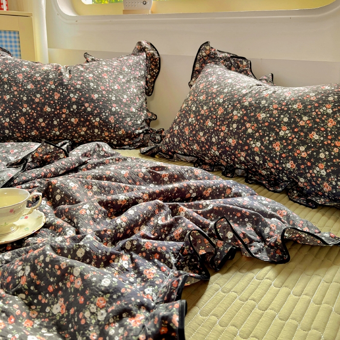 91家纺网 家纺一手货源 找家纺 美梦家纺 2025新款皱皱纱花边夏被床盖四件套 小片尾曲