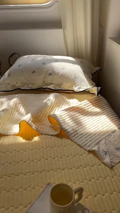 91家纺网 家纺一手货源 找家纺 美梦家纺 2025新款皱皱纱花边夏被床盖四件套 相思兰