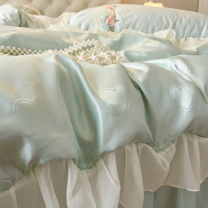 91家纺网 家纺一手货源 找家纺 瑞宝 2025新款法式花边全棉贡缎提花床裙款四件套-梦之语（控价265起） 梦之语-青柠绿