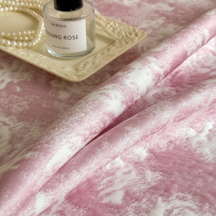 91家纺网 家纺一手货源 找家纺 九花鹿 2025新款PE双面提花床裙冰丝席-莫奈玫瑰 莫奈玫瑰-浅粉