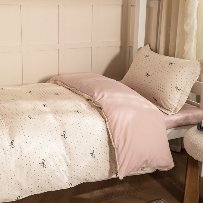 91家纺网 家纺一手货源 找家纺 锦罗绣 2025新款全棉双层纱学生套件三件套 波点蝴蝶结