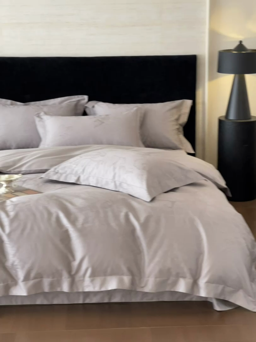 91家纺网 家纺一手货源 找家纺 凡客家居 2025新款100支（5050双股）长绒棉全棉提花四件套 陌上枝头-高级灰