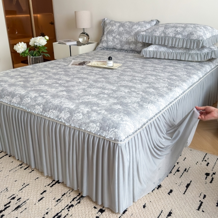 91家纺网 家纺一手货源 找家纺 九花鹿 2025新款PE双面提花床裙冰丝席-莫奈玫瑰 莫奈玫瑰-浅灰