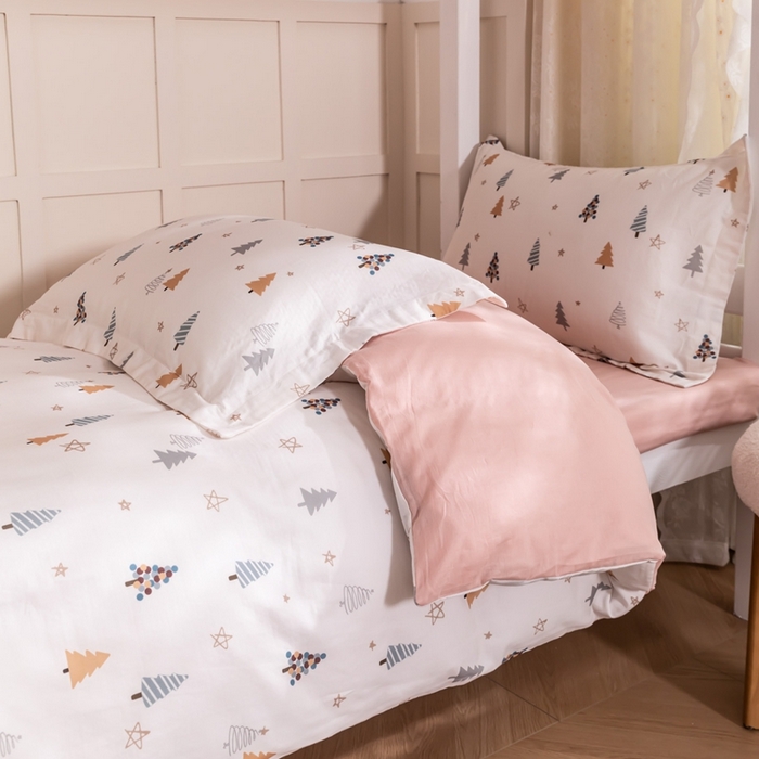 91家纺网 家纺一手货源 找家纺 锦罗绣 2025新款全棉双层纱学生套件三件套 小松树