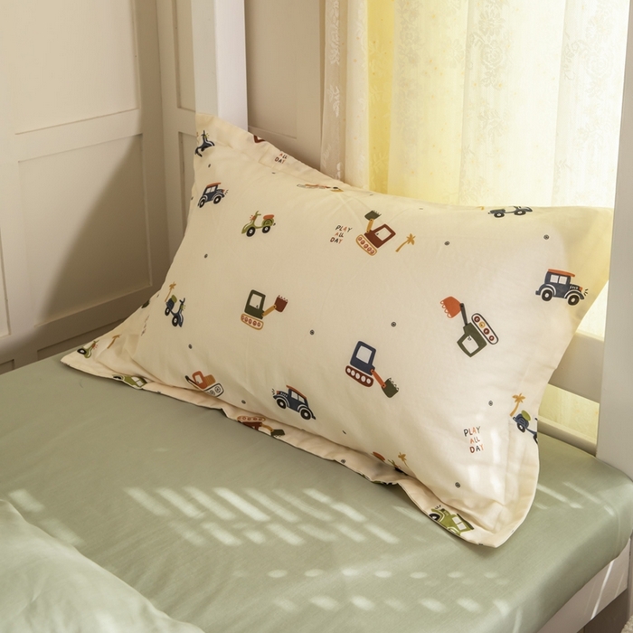 91家纺网 家纺一手货源 找家纺 锦罗绣 2025新款全棉双层纱学生套件三件套 萌趣汽车1