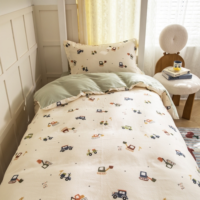 91家纺网 家纺一手货源 找家纺 锦罗绣 2025新款全棉双层纱学生套件三件套 萌趣汽车1