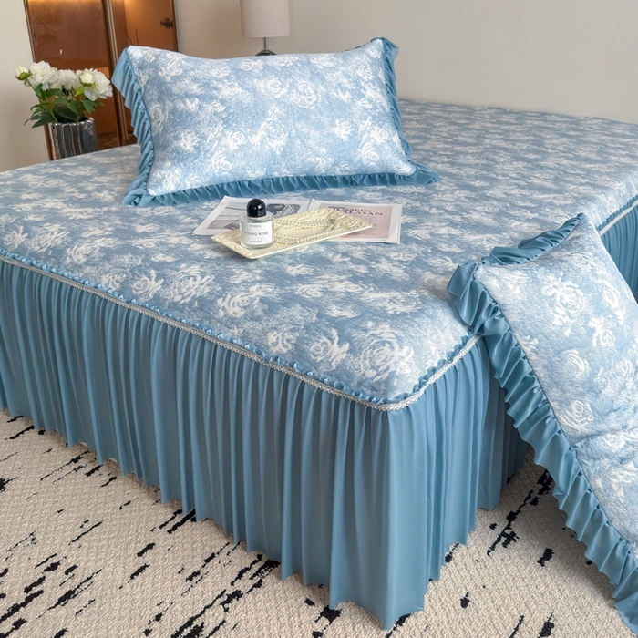 91家纺网 家纺一手货源 找家纺 九花鹿 2025新款PE双面提花床裙冰丝席-莫奈玫瑰 莫奈玫瑰-天空蓝