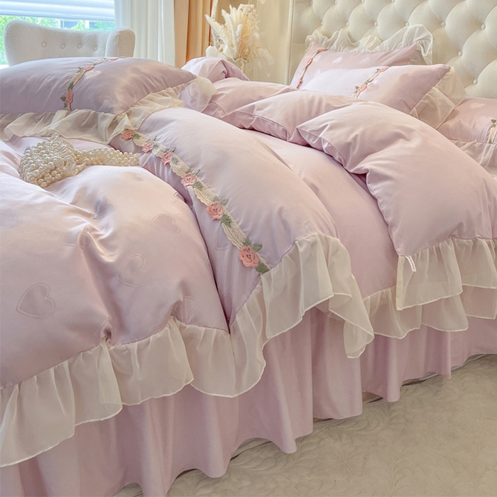 91家纺网 家纺一手货源 找家纺 瑞宝 2025新款法式花边全棉贡缎提花床裙款三件套-梦之语 梦之语-香芋紫