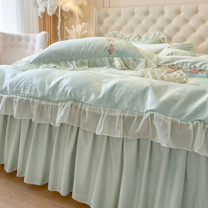 91家纺网 家纺一手货源 找家纺 瑞宝 2025新款法式花边全棉贡缎提花床裙款三件套-梦之语 梦之语-青柠绿