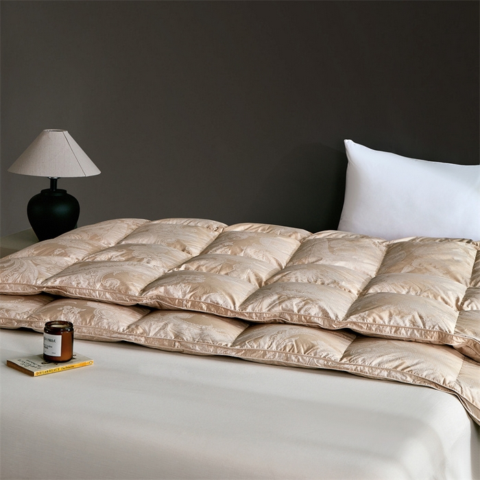 91家纺网 家纺一手货源 找家纺 御眠纺羽绒被壳 2025新款高精密提花单层立体高端羽绒被壳自充绒羽绒被壳 高精密奥菲土豪金