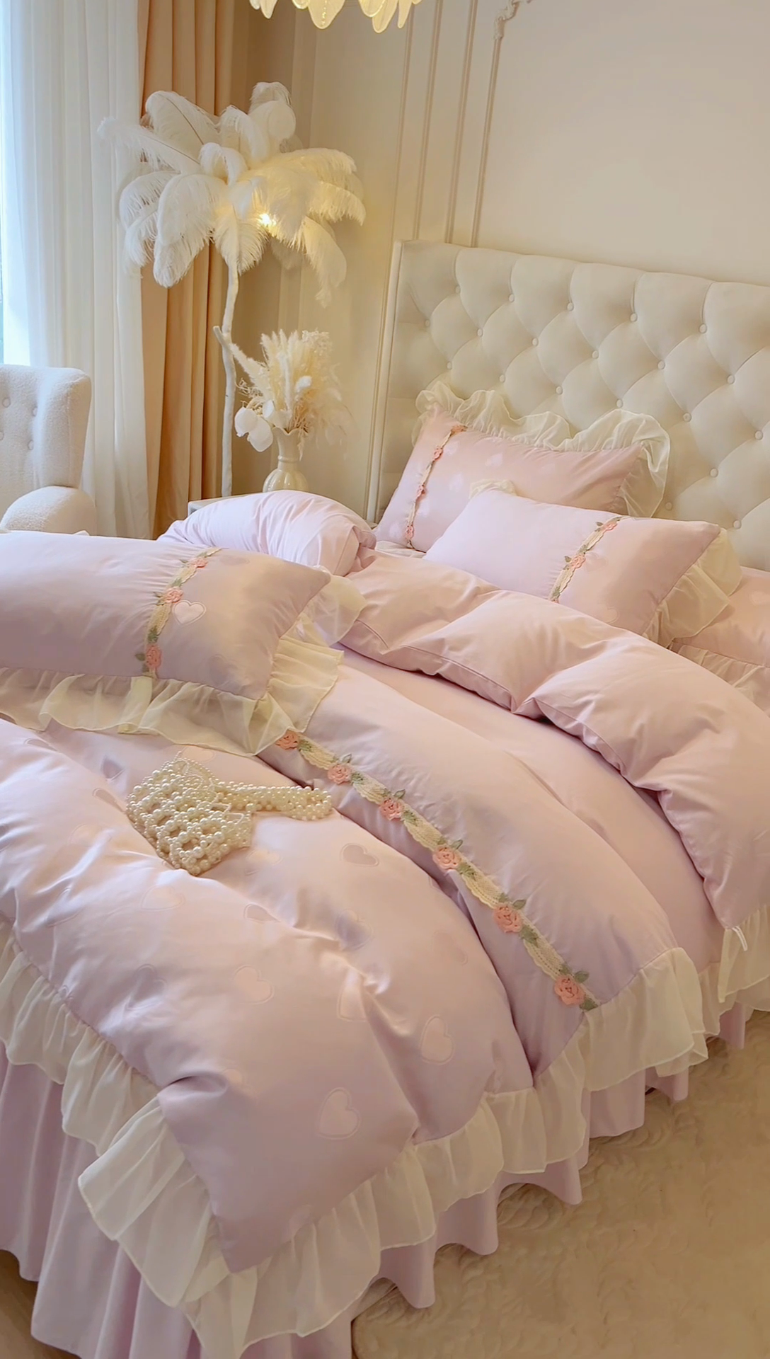 91家纺网 家纺一手货源 找家纺 瑞宝 2025新款法式花边全棉贡缎提花床裙款四件套-梦之语（控价265起） 梦之语-香芋紫