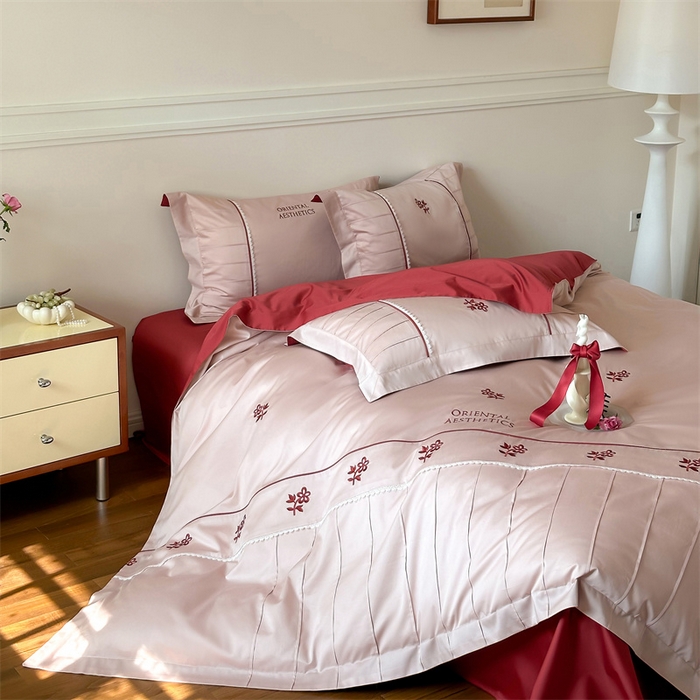 91家纺网 家纺一手货源 找家纺 宏羽纺家纺 2025新款100s全棉纯棉贡缎司马棉法式刺绣花边四件套 觅春-夹心粉