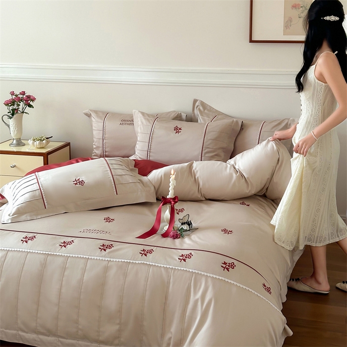 91家纺网 家纺一手货源 找家纺 宏羽纺家纺 2025新款100s全棉纯棉贡缎司马棉法式刺绣花边四件套 觅春-云朵吐司