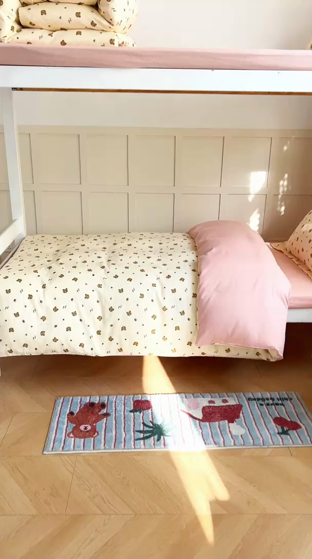 91家纺网 家纺一手货源 找家纺 锦罗绣 2025新款全棉双层纱学生套件三件套 呆萌熊