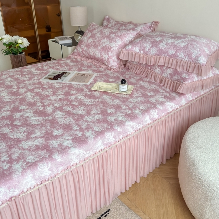 91家纺网 家纺一手货源 找家纺 （总）九花鹿 2025新款PE双面提花床裙冰丝席-莫奈玫瑰