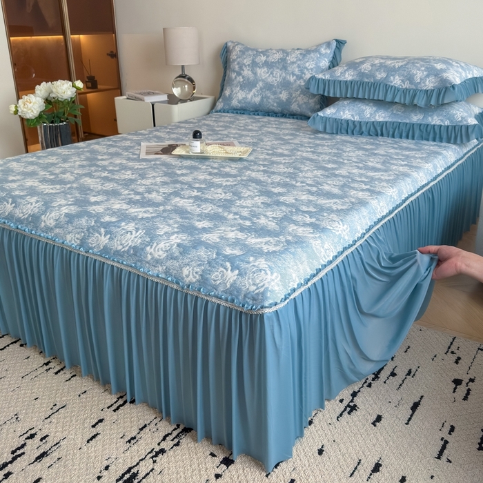 91家纺网 家纺一手货源 找家纺 九花鹿 2025新款PE双面提花床裙冰丝席-莫奈玫瑰 莫奈玫瑰-天空蓝