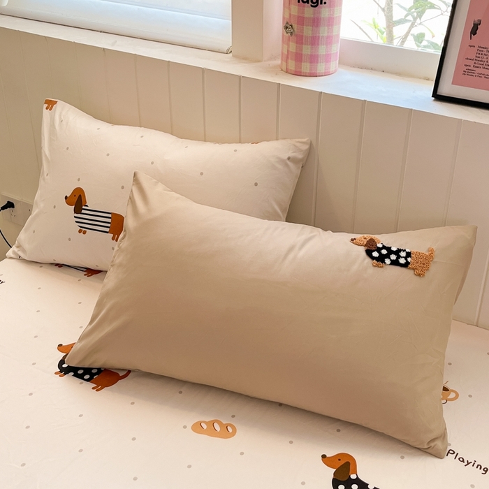 91家纺网 家纺一手货源 找家纺 如一 2025新款A类卡通印加毛巾绣水洗云朵棉四件套（提供买家秀） 腊肠犬