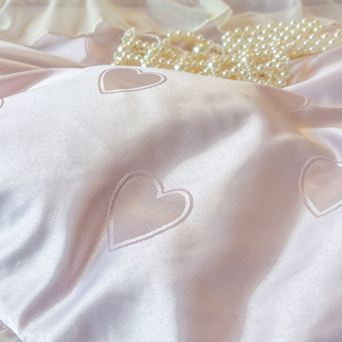 91家纺网 家纺一手货源 找家纺 瑞宝 2025新款法式花边全棉贡缎提花床裙款四件套-梦之语（控价265起） 梦之语-香芋紫