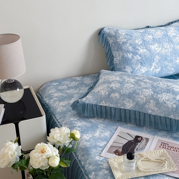 91家纺网 家纺一手货源 找家纺 九花鹿 2025新款PE双面提花床裙冰丝席-莫奈玫瑰 莫奈玫瑰-天空蓝